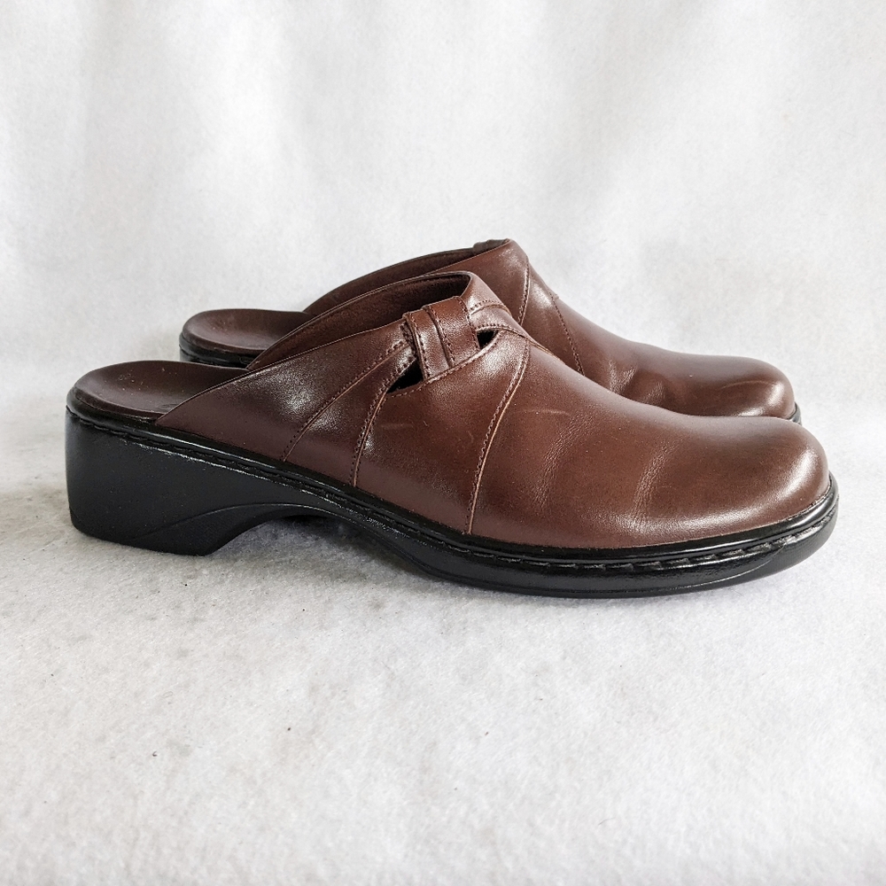 Clarks Brown Leather Slip On Clogs Mules Womens Sz 8.5M